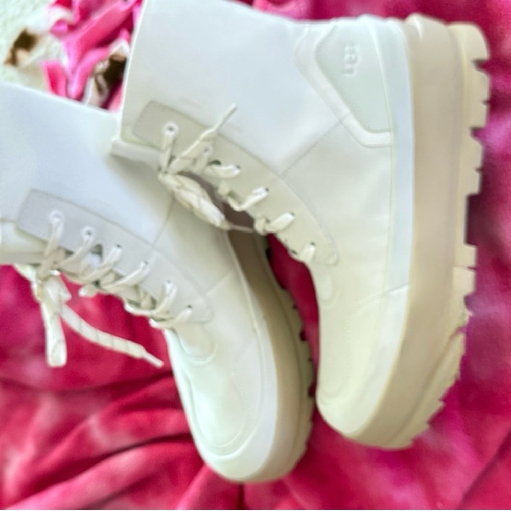 UGG Off White Lace-Up Women's Boots